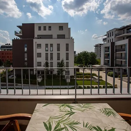 Bright 2-bed Free Parking & Wifi - Walk To Old Town Appartamento