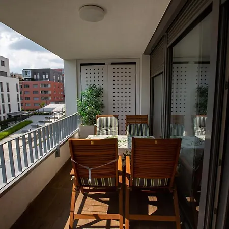Bright 2-bed Free Wifi And Walk To Old Town Apartma *