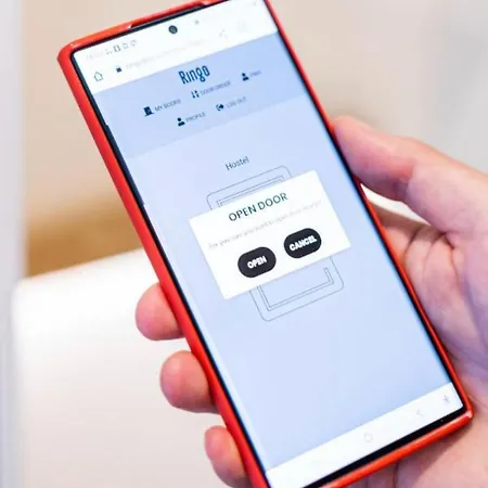 Bright 2-bed Free Parking & Wifi - Walk To Old Town