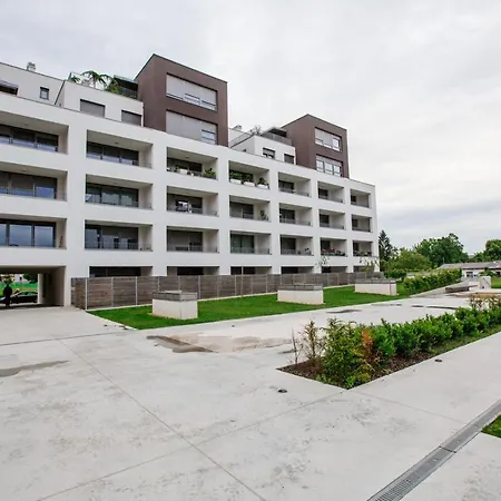 Bright 2-bed Free Parking & Wifi - Walk To Old Town Appartement *