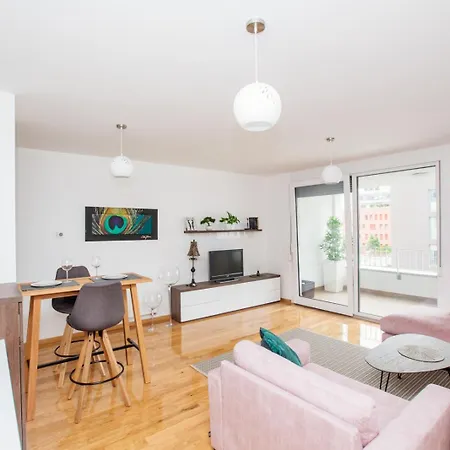 Apartman Bright 2-bed Free Parking & Wifi - Walk To Old Town Ljubljana